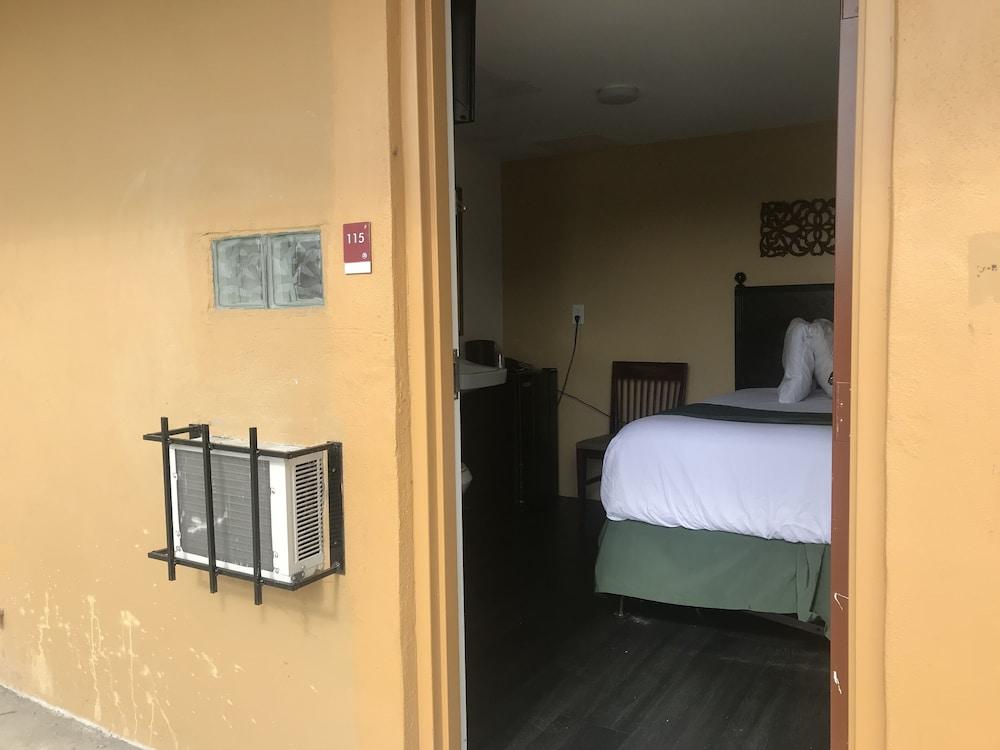 Oak Ridge Hotel Belair Orlando Near Florida Mall מראה חיצוני תמונה